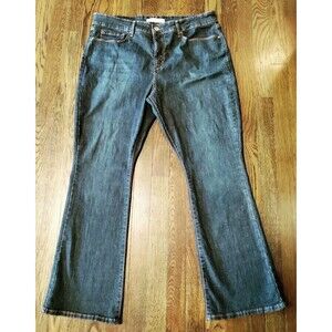 Signature Levi Strauss Bootcut Jeans Women's Totally Shaping Medium Wash W30 L34